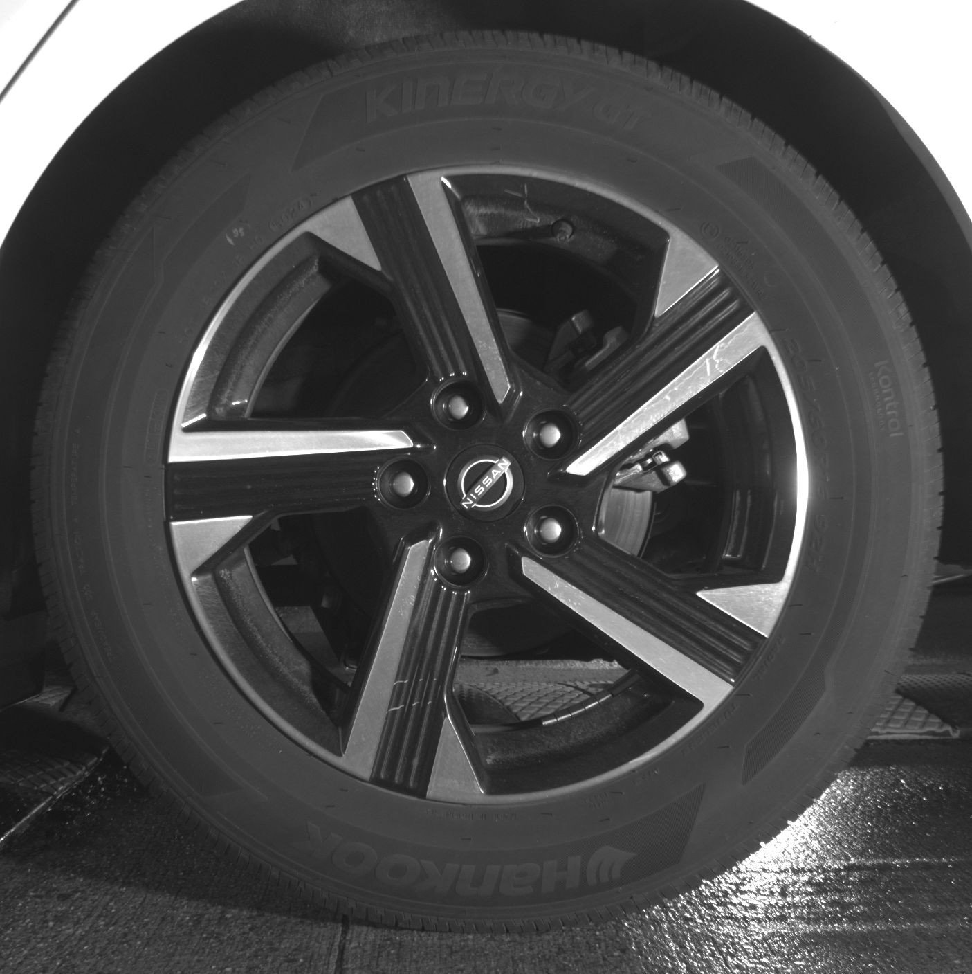 Used 2025 Nissan Sentra SV FWD image 14