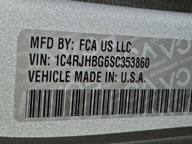 New 2025 Jeep Grand Cherokee Limited w/ Luxury Tech Group II image 17