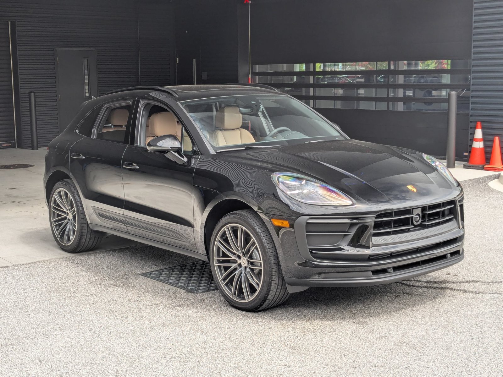 New 2026 Porsche Macan AWD/4WD image 7