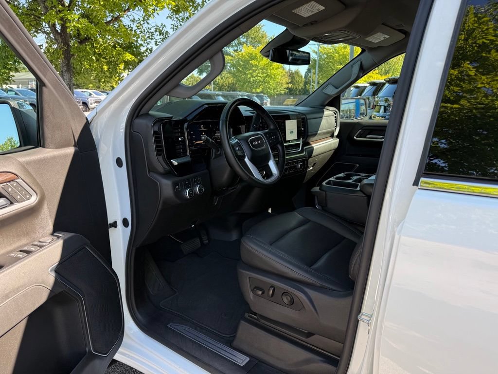 Used 2026 GMC Sierra 1500 SLT AWD/4WD image 13