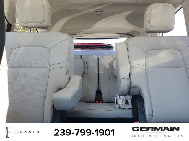 New 2026 Lincoln Aviator AWD w/ Jet Appearance Package image 29