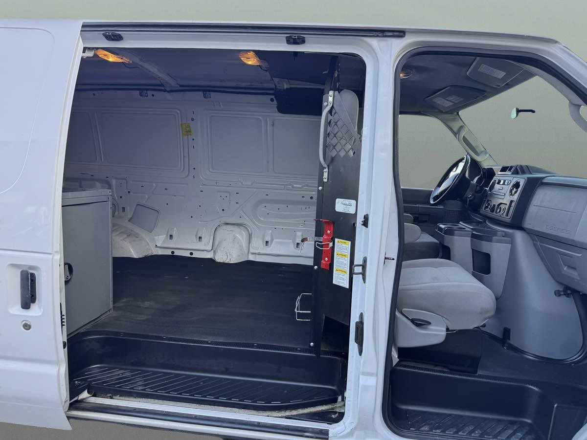 Used 2014 Ford E-150 and Econoline 150 w/ Power Group image 10