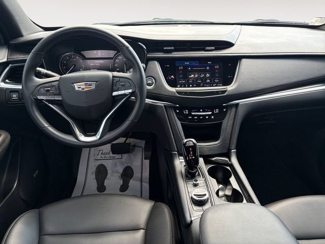 Certified 2025 Cadillac XT6 Luxury AWD/4WD image 10