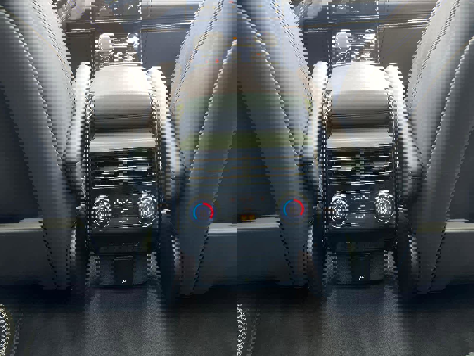 Used 2023 Land Rover Range Rover Sport SE Dynamic image 34