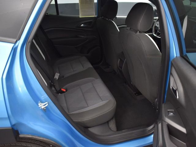 Used 2025 Chevrolet Trax RS w/ Driver Confidence Package FWD image 23