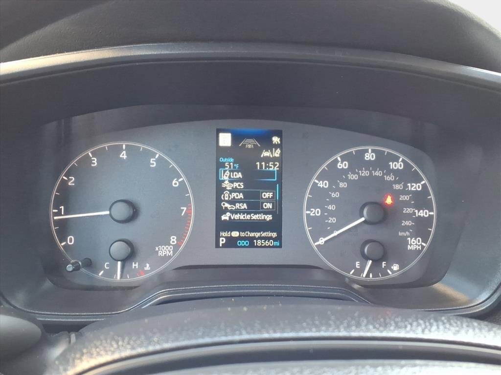 Used 2025 Toyota Corolla LE image 21