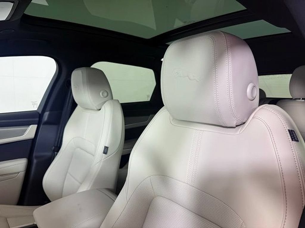 New 2026 Jaguar F-PACE R-Dynamic S AWD/4WD image 6