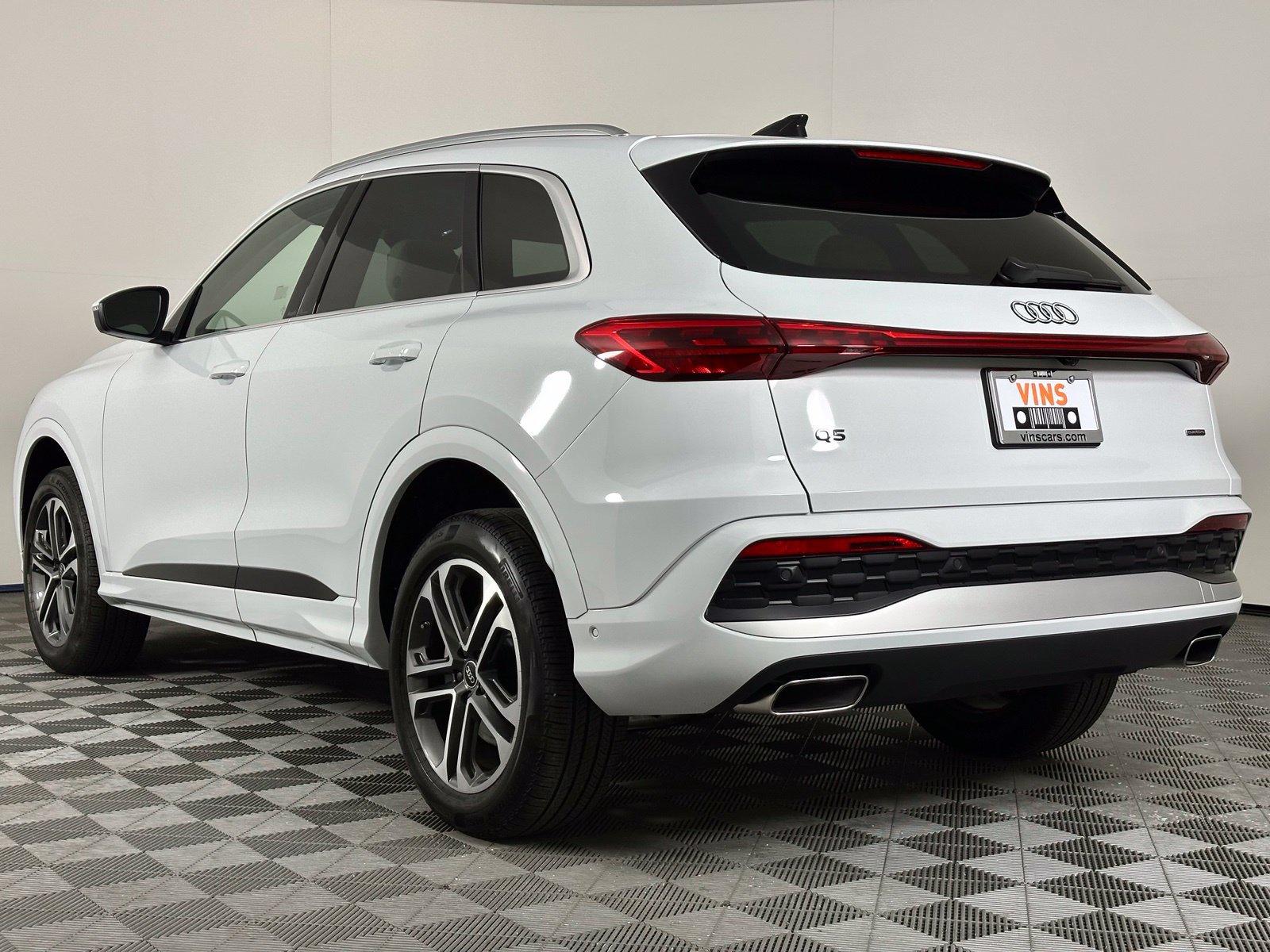 Used 2025 Audi Q5 Premium AWD/4WD image 30
