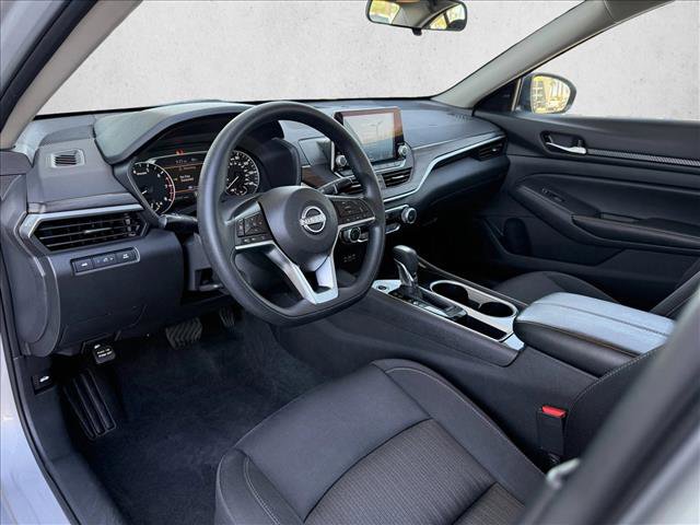 Used 2024 Nissan Altima 2.5 SV FWD image 10