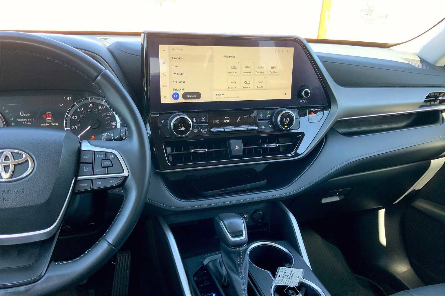 Certified 2023 Toyota Highlander XLE image 6