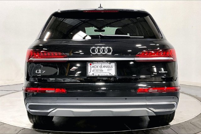 Certified 2023 Audi Q7 3.0T Premium AWD/4WD image 3