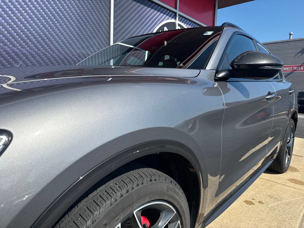 Used 2020 Alfa Romeo Stelvio Ti Sport AWD/4WD image 17