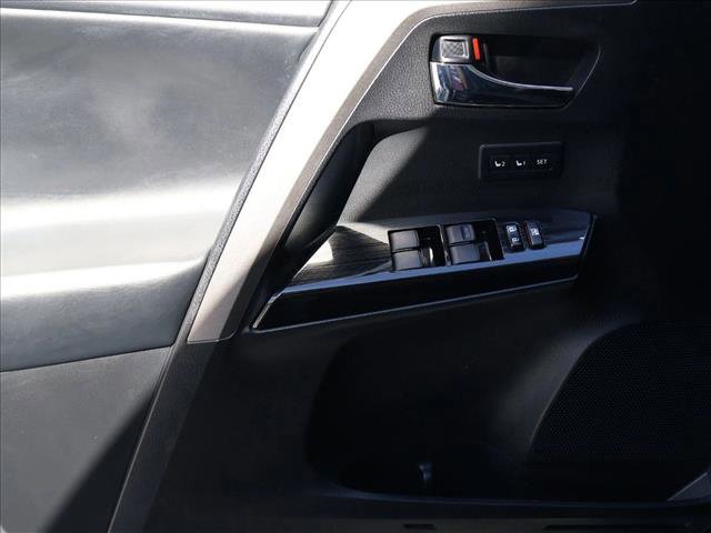 Used 2018 Toyota RAV4 Limited AWD/4WD image 12