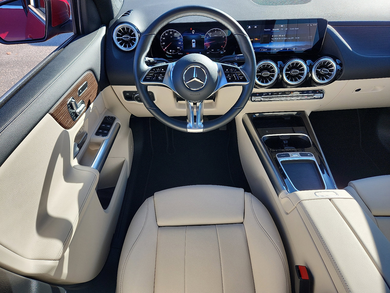Used 2025 Mercedes-Benz GLA 250 4MATIC image 11
