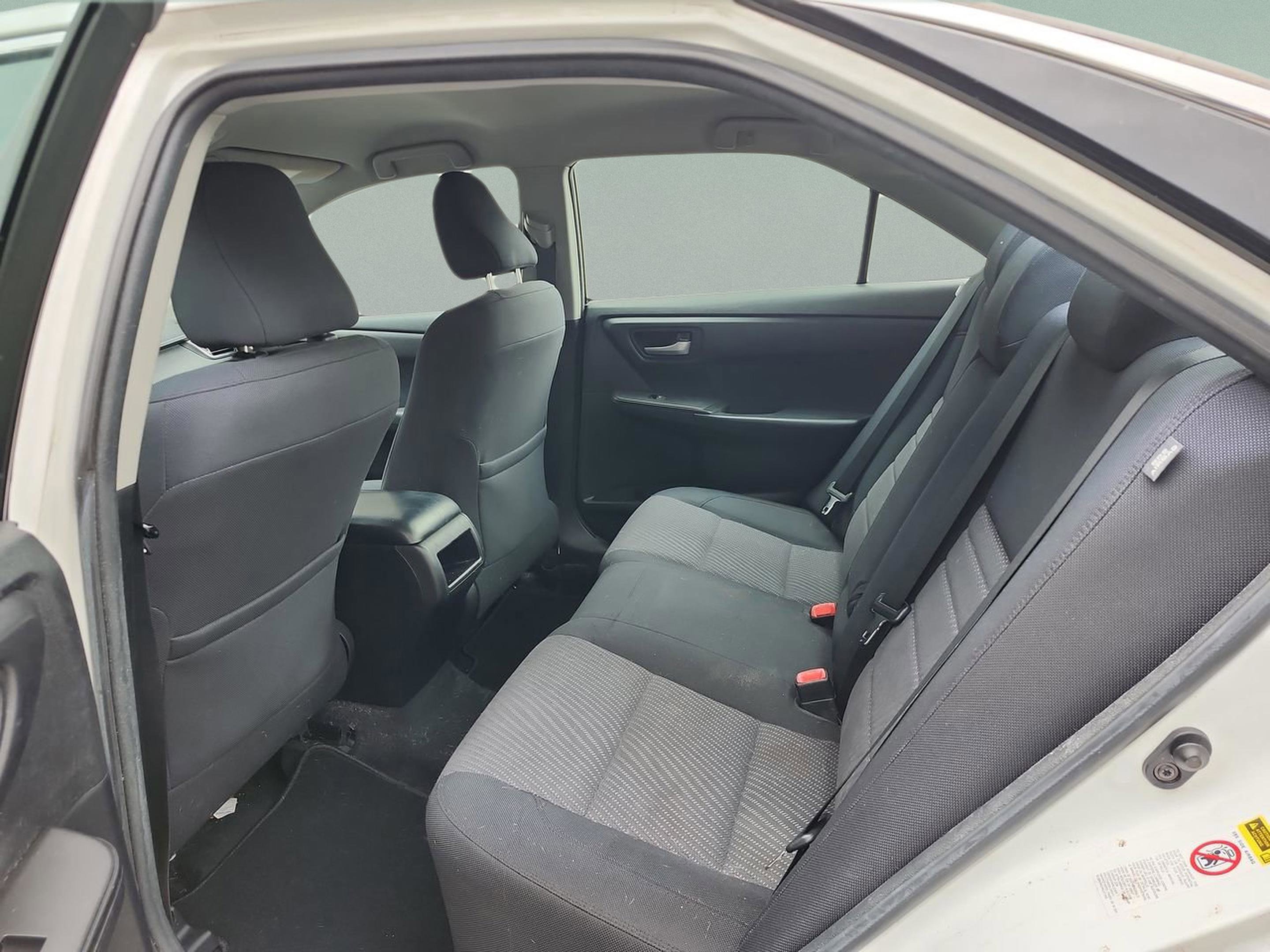 Used 2017 Toyota Camry LE FWD image 15