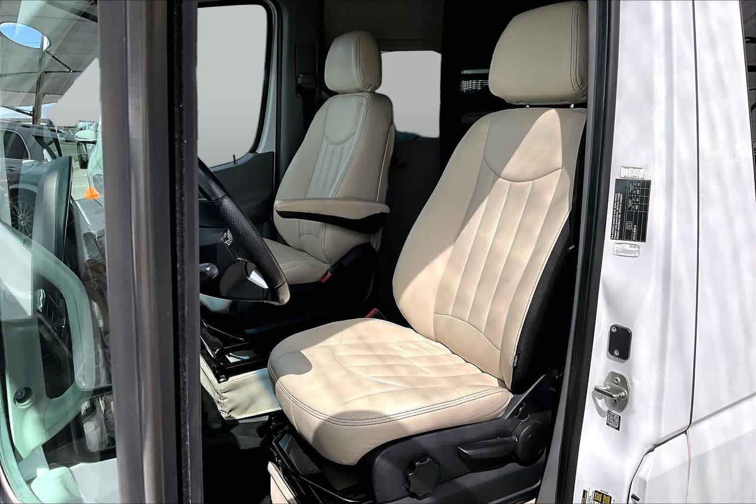 Used 2017 Mercedes-Benz Sprinter 3500 image 8