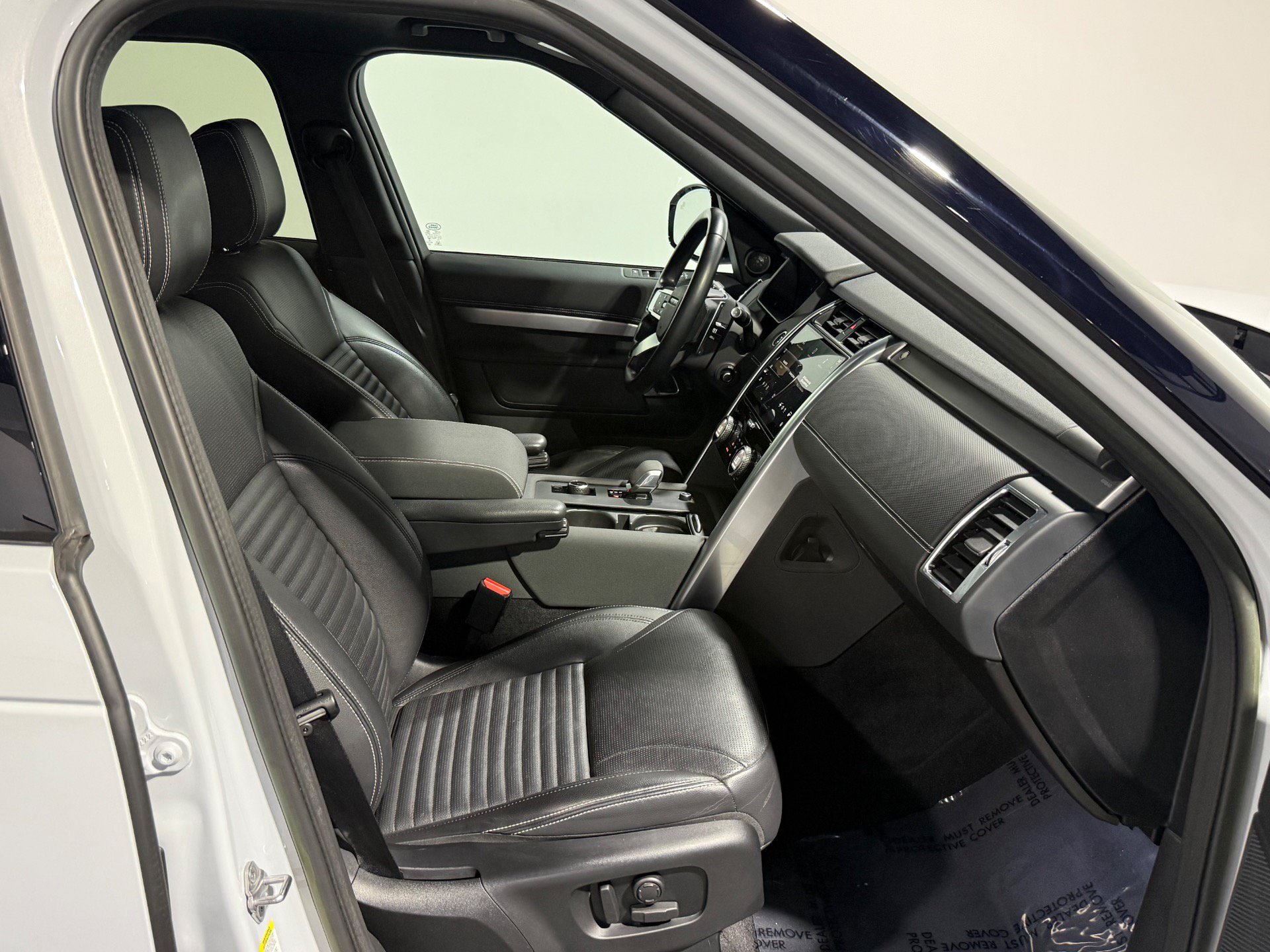 Used 2023 Land Rover Discovery S R-Dynamic AWD/4WD image 44