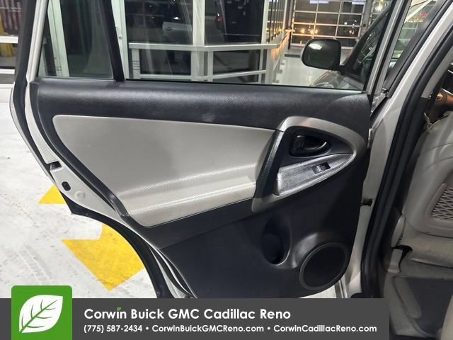Used 2011 Toyota RAV4 Limited AWD/4WD image 32