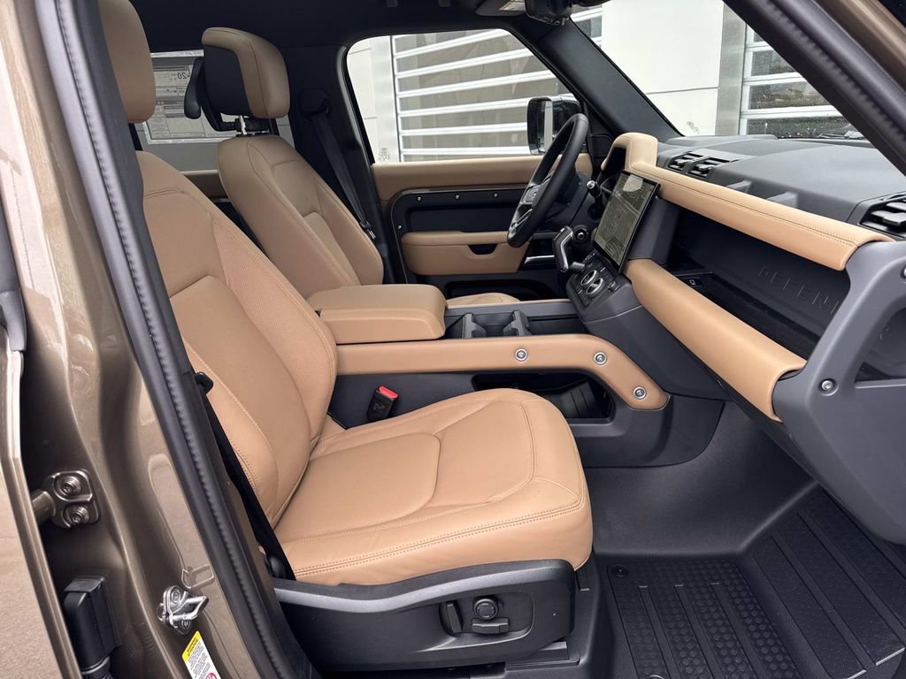 New 2026 Land Rover Defender 110 X-Dynamic SE image 9