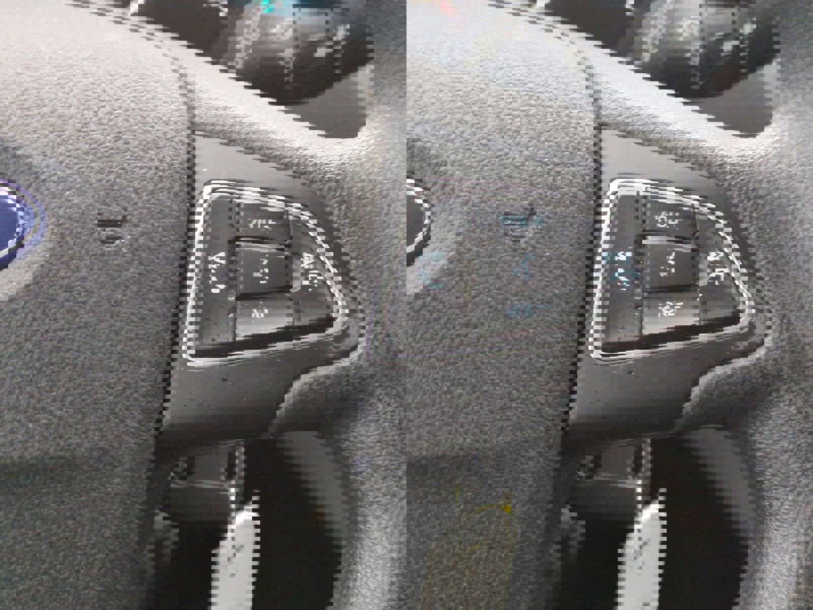 Used 2018 Ford Escape SE image 23