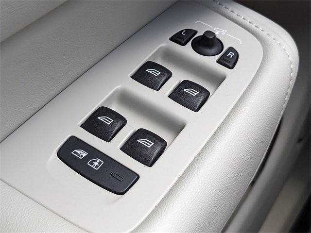 New 2026 Volvo XC60 B5 Ultra w/ Protection Package Premier image 27