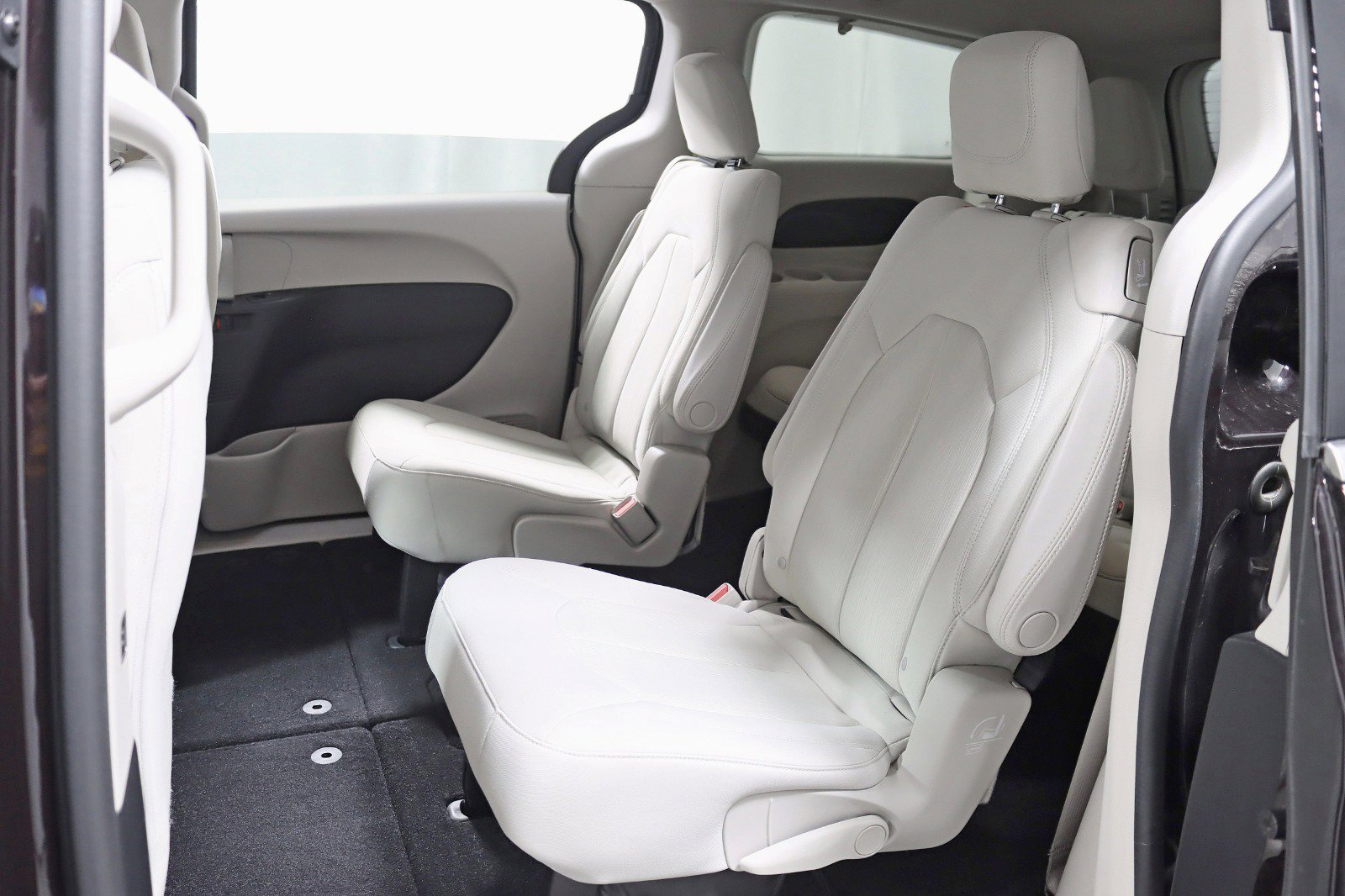 Used 2017 Chrysler Pacifica Touring image 24