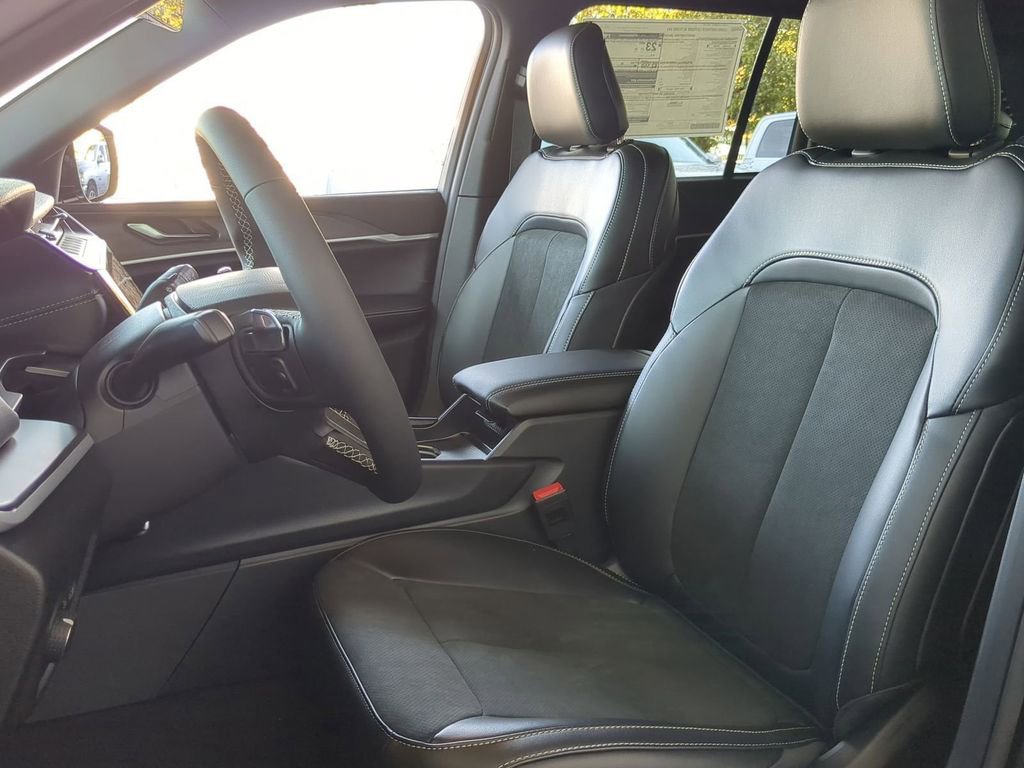 New 2026 Jeep Grand Cherokee Altitude image 6