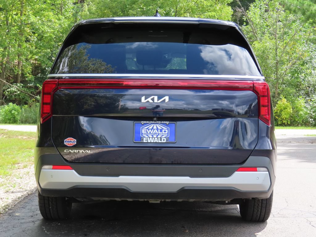 Certified 2025 Kia Carnival FWD image 15