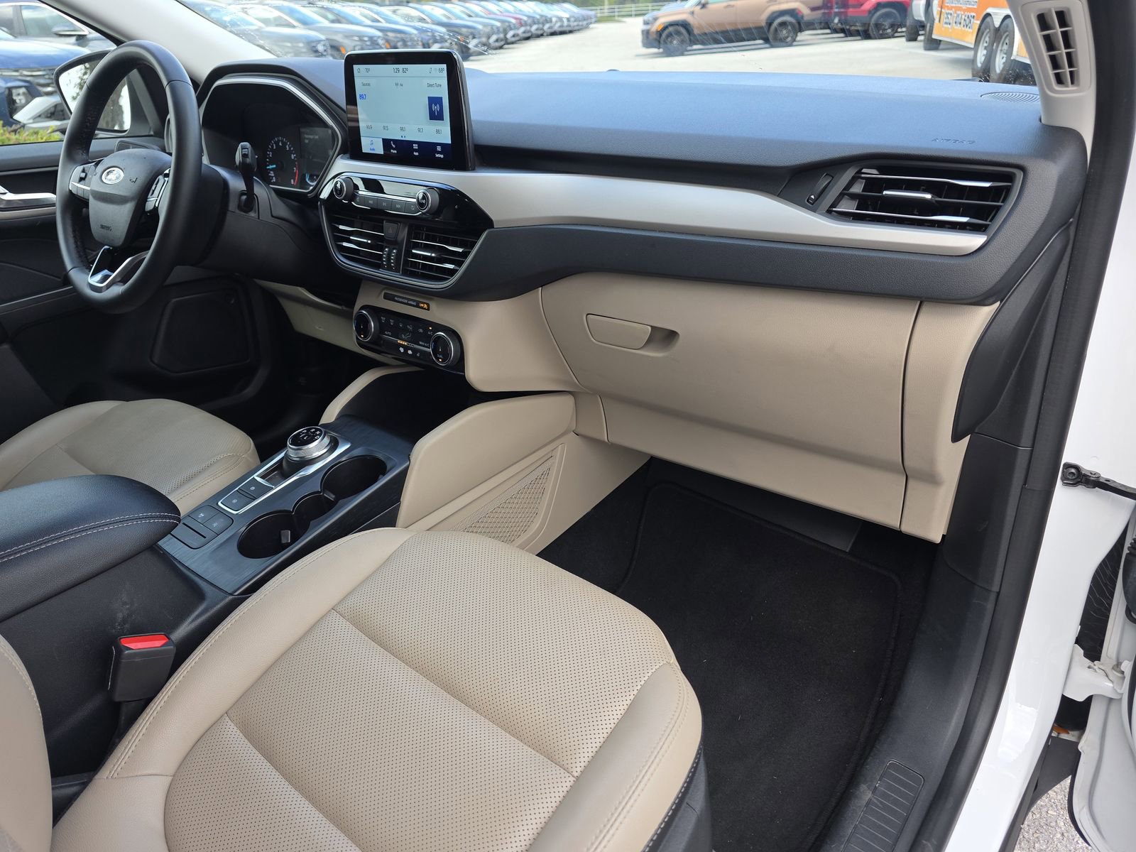 Used 2022 Ford Escape SEL image 11