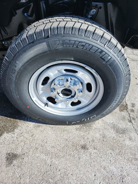 New 2026 Ford F350 XL w/ XL Chrome Package image 9