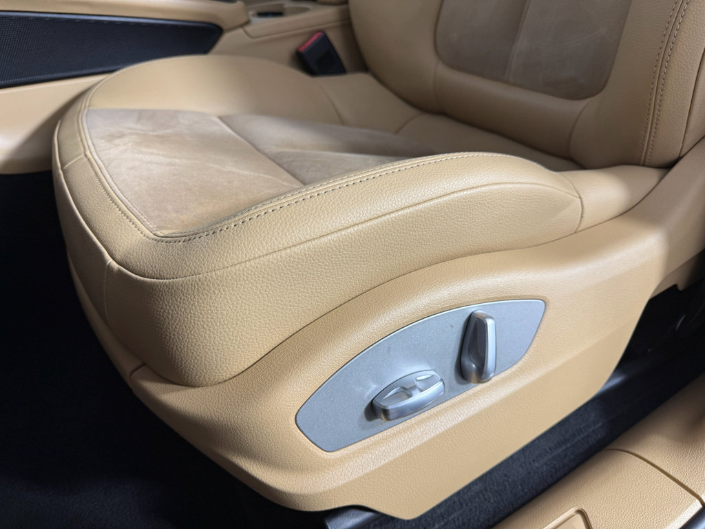 Used 2018 Porsche Macan Base (PDK) image 16