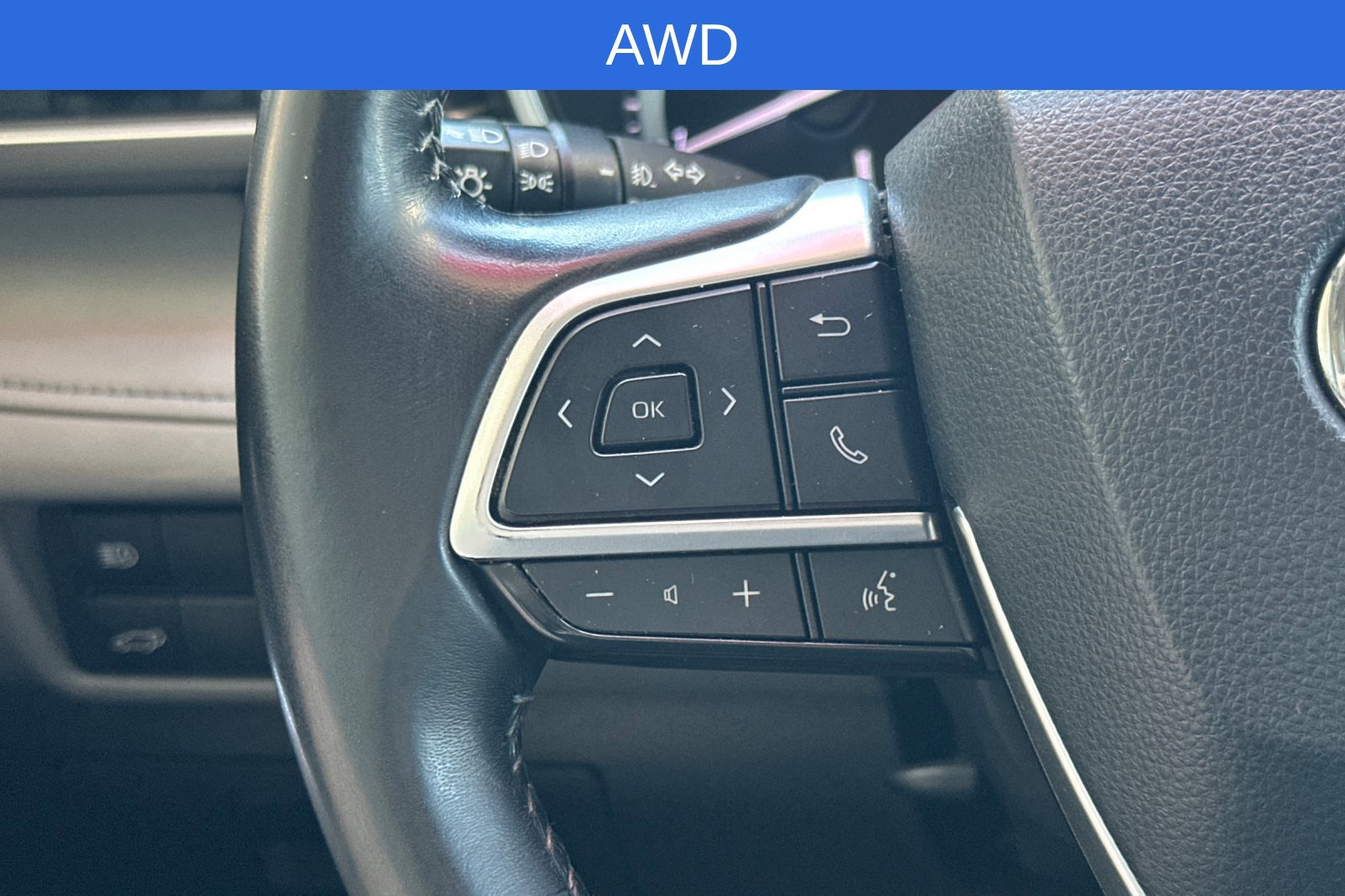 Used 2022 Toyota Highlander XLE AWD/4WD image 28
