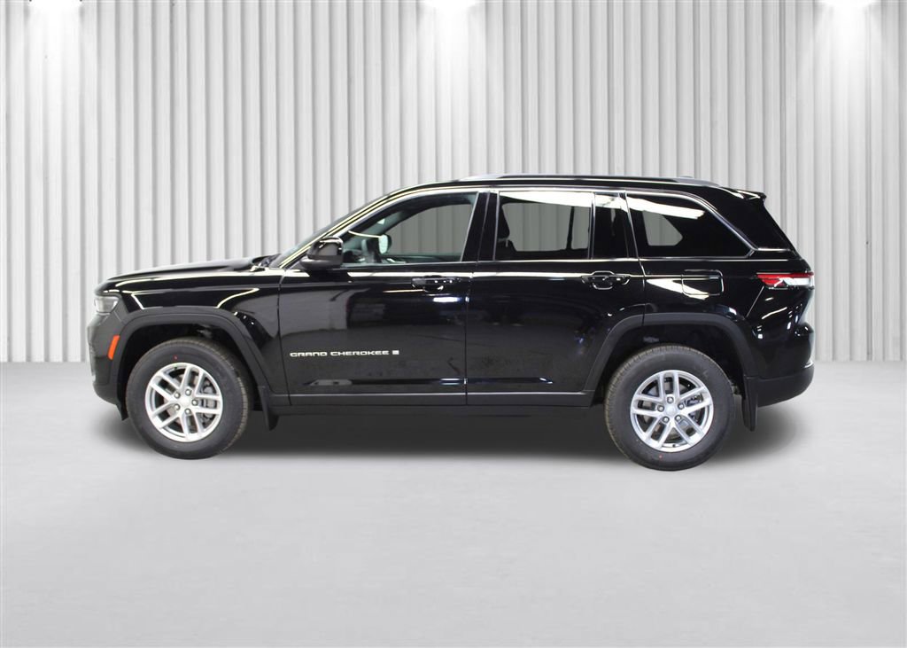 New 2026 Jeep Grand Cherokee Laredo image 7