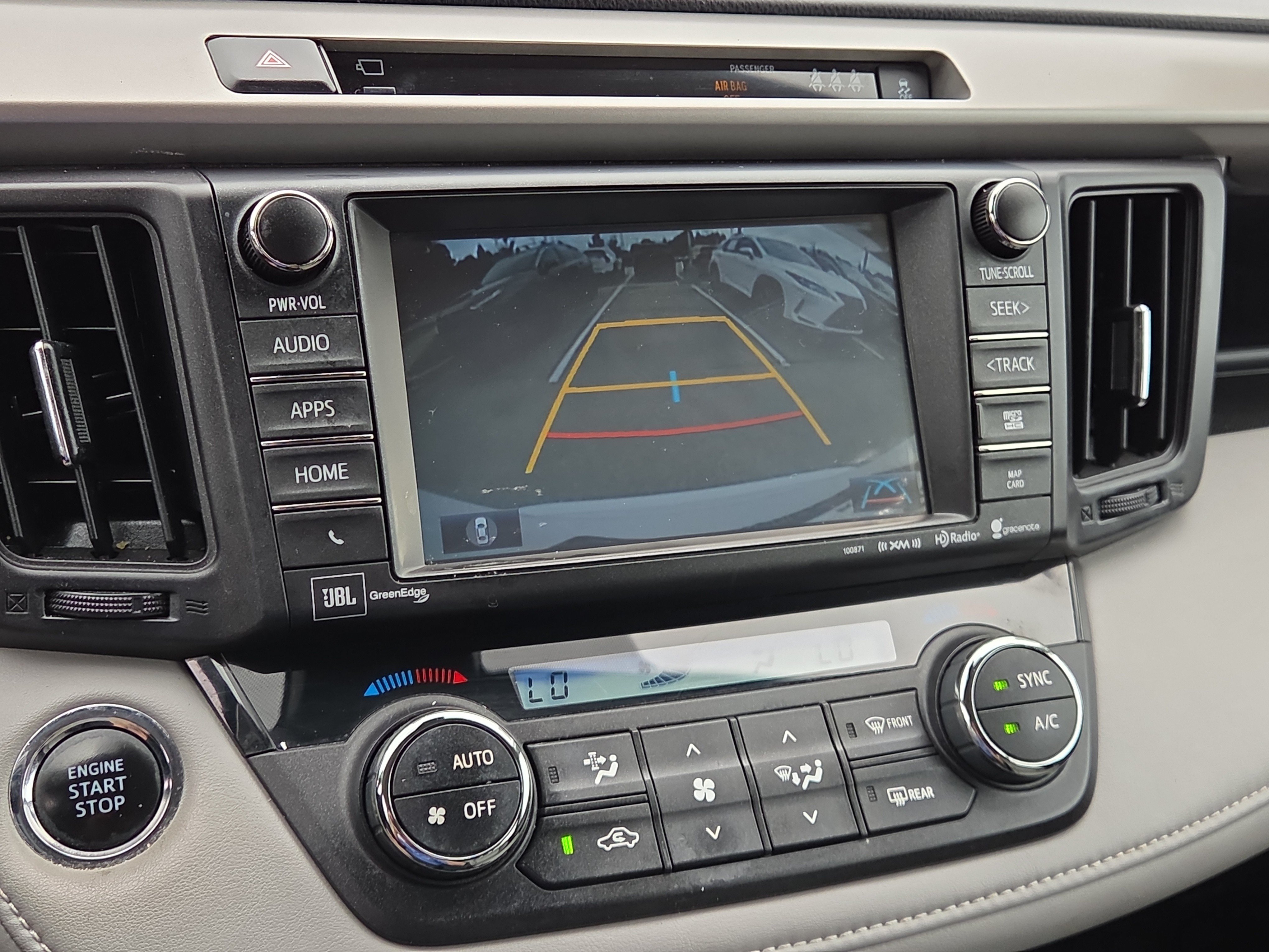 Used 2018 Toyota RAV4 Platinum AWD/4WD image 23