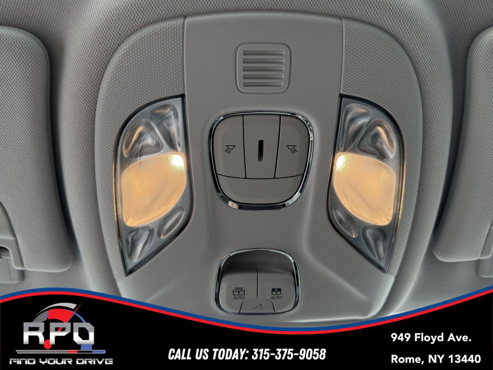 Used 2018 Jeep Compass Latitude AWD/4WD image 32