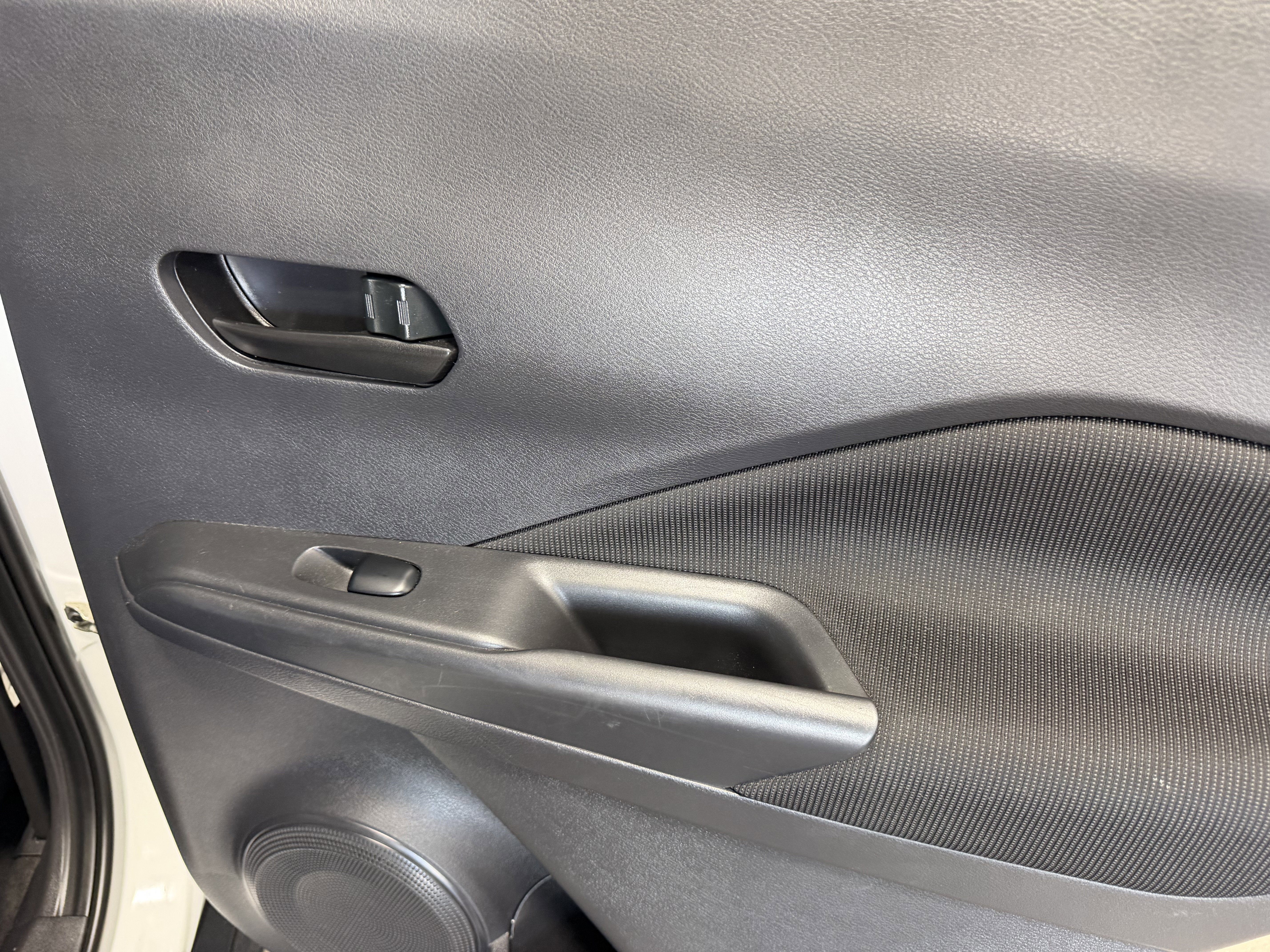 Used 2021 Nissan Kicks S FWD image 24