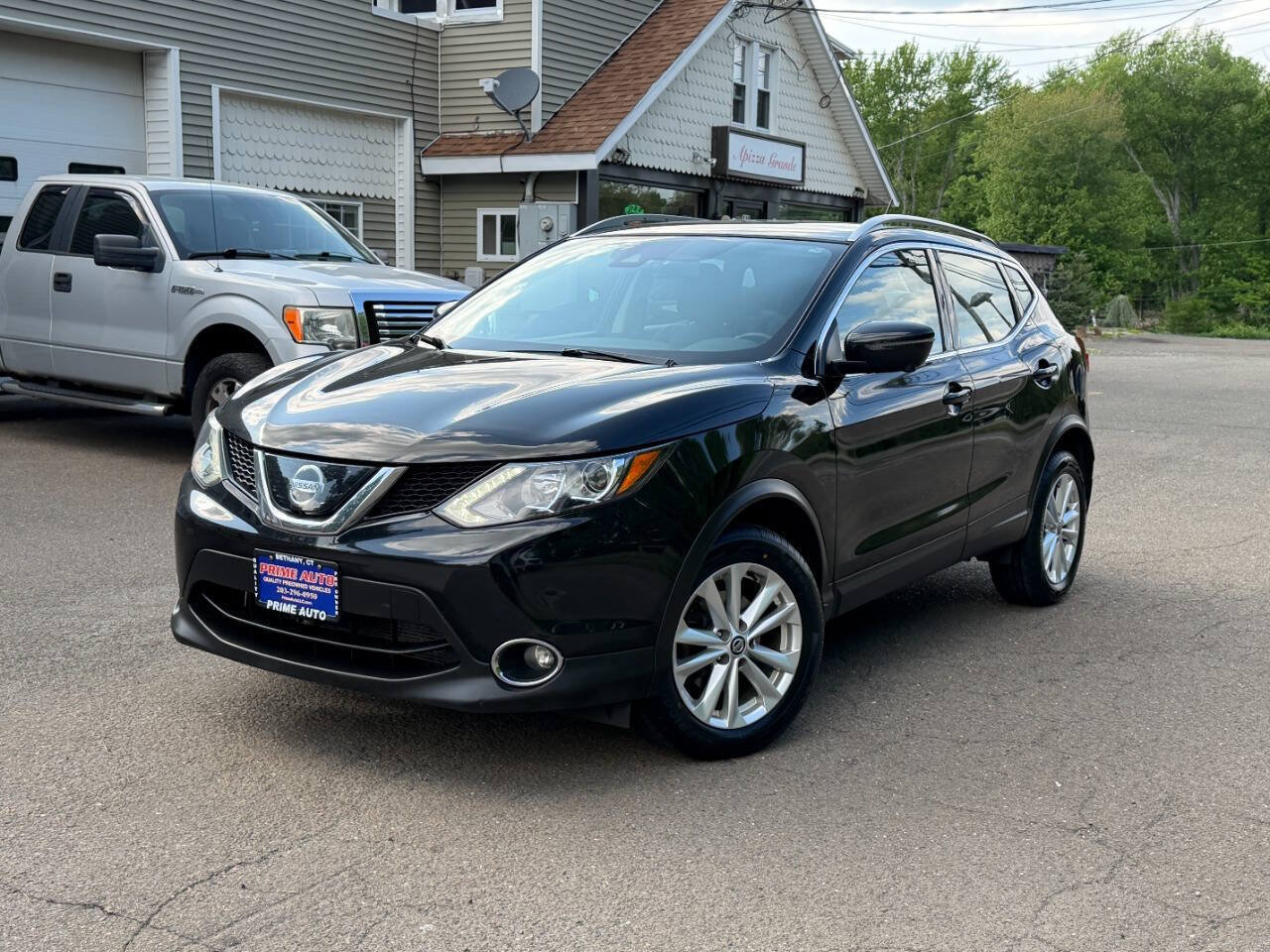 Used 2019 Nissan Rogue Sport SV w/ Technology Package AWD/4WD image 2