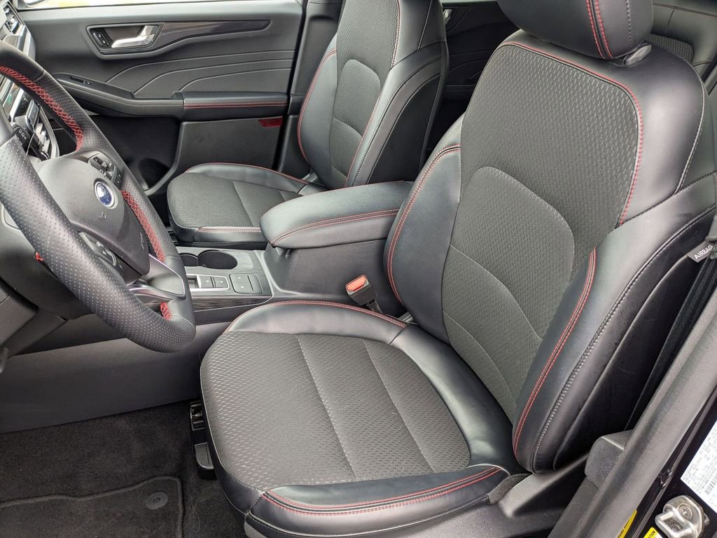 Used 2025 Ford Escape ST-Line image 17