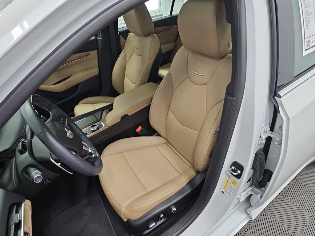Certified 2025 Cadillac CT5 Premium Luxury w/ Technology Package RWD image 29