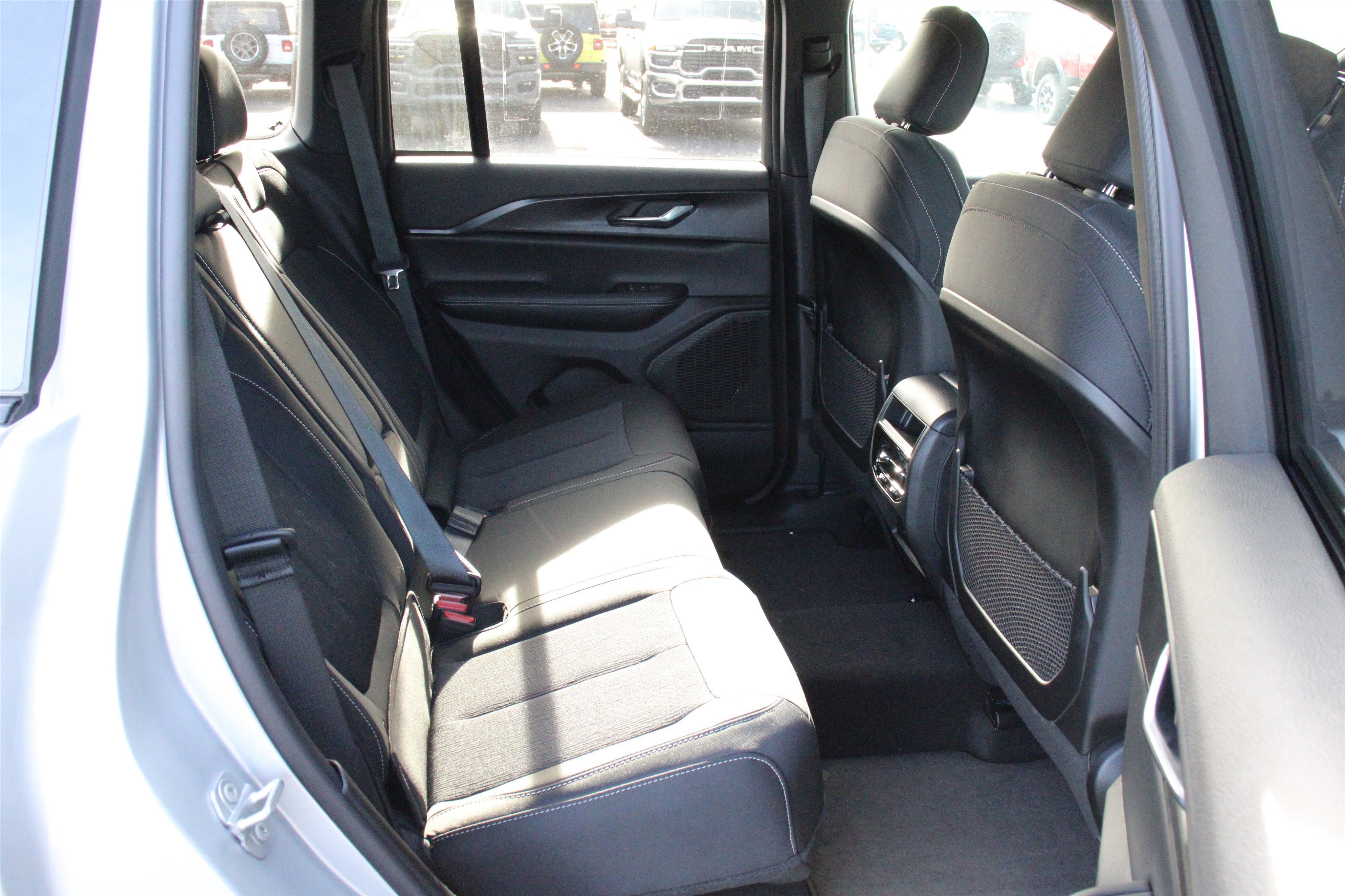 New 2025 Jeep Grand Cherokee Laredo X image 23