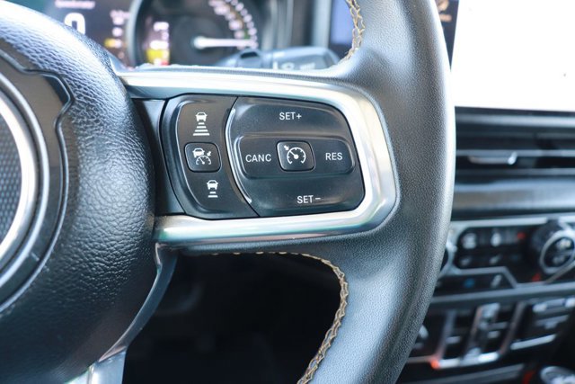 Used 2024 Jeep Wrangler Sahara image 22