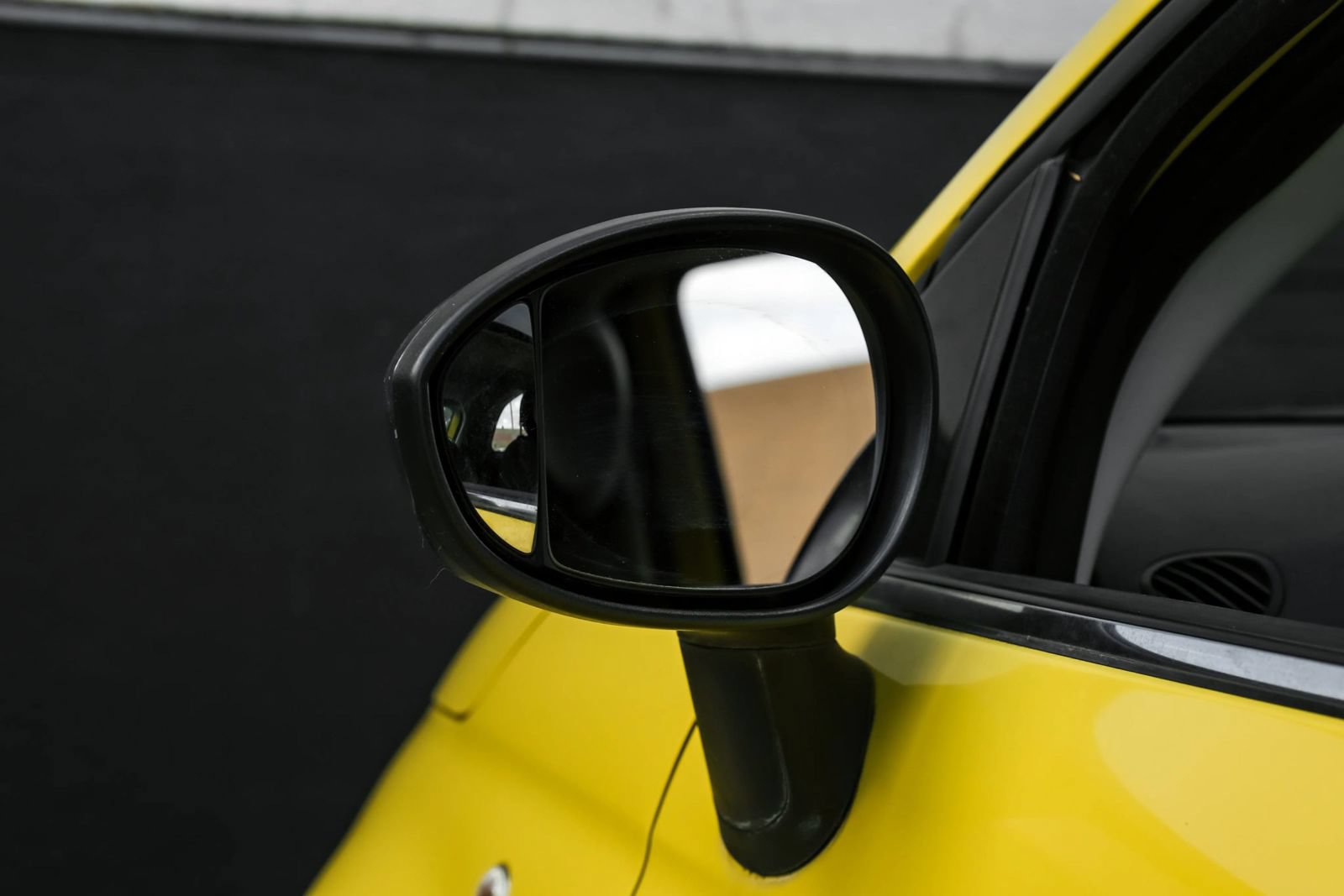 Used 2012 FIAT 500 Lounge FWD image 30