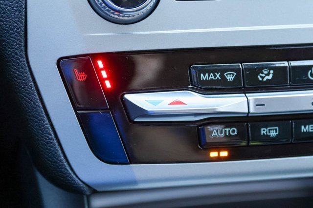 Used 2022 Ford Explorer XLT image 26