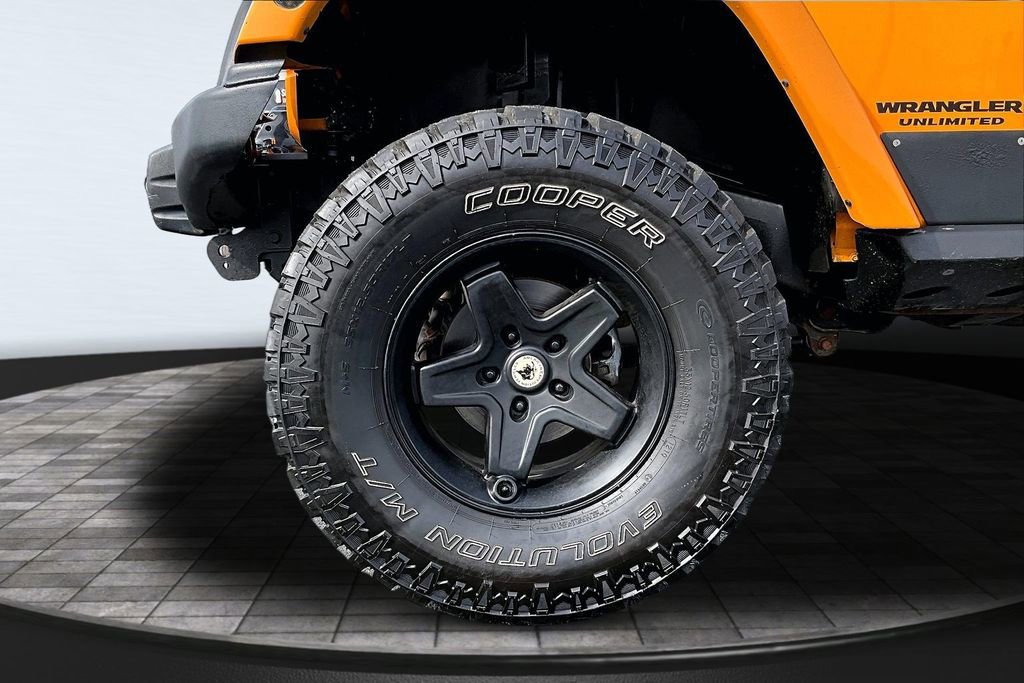 Used 2012 Jeep Wrangler Unlimited Rubicon w/ Dual Top Group image 9