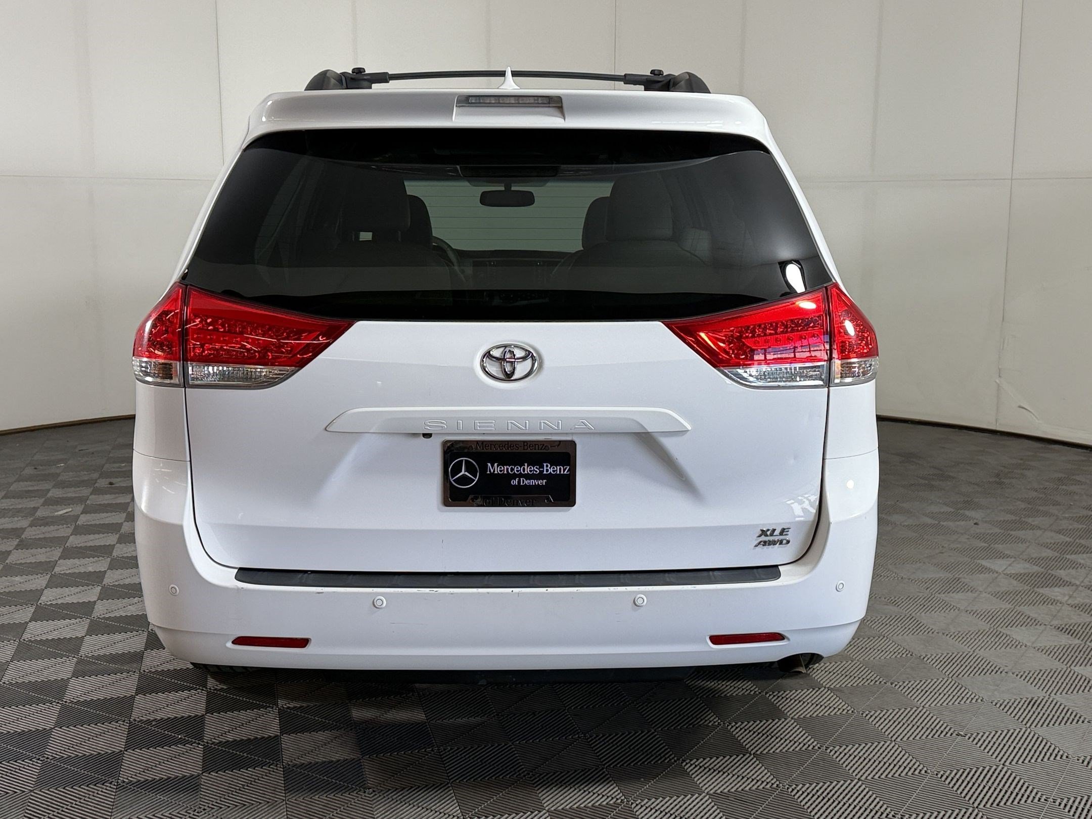 Used 2013 Toyota Sienna XLE w/ Premium Pkg AWD/4WD image 10