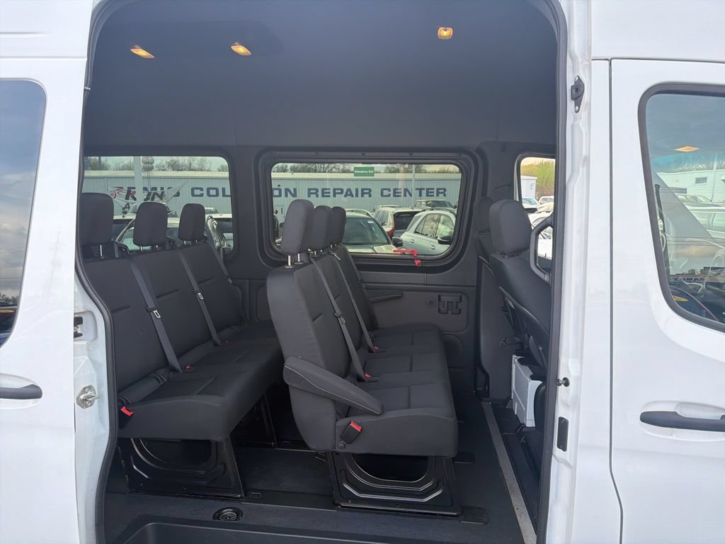 Used 2024 Mercedes-Benz Sprinter 2500 image 26