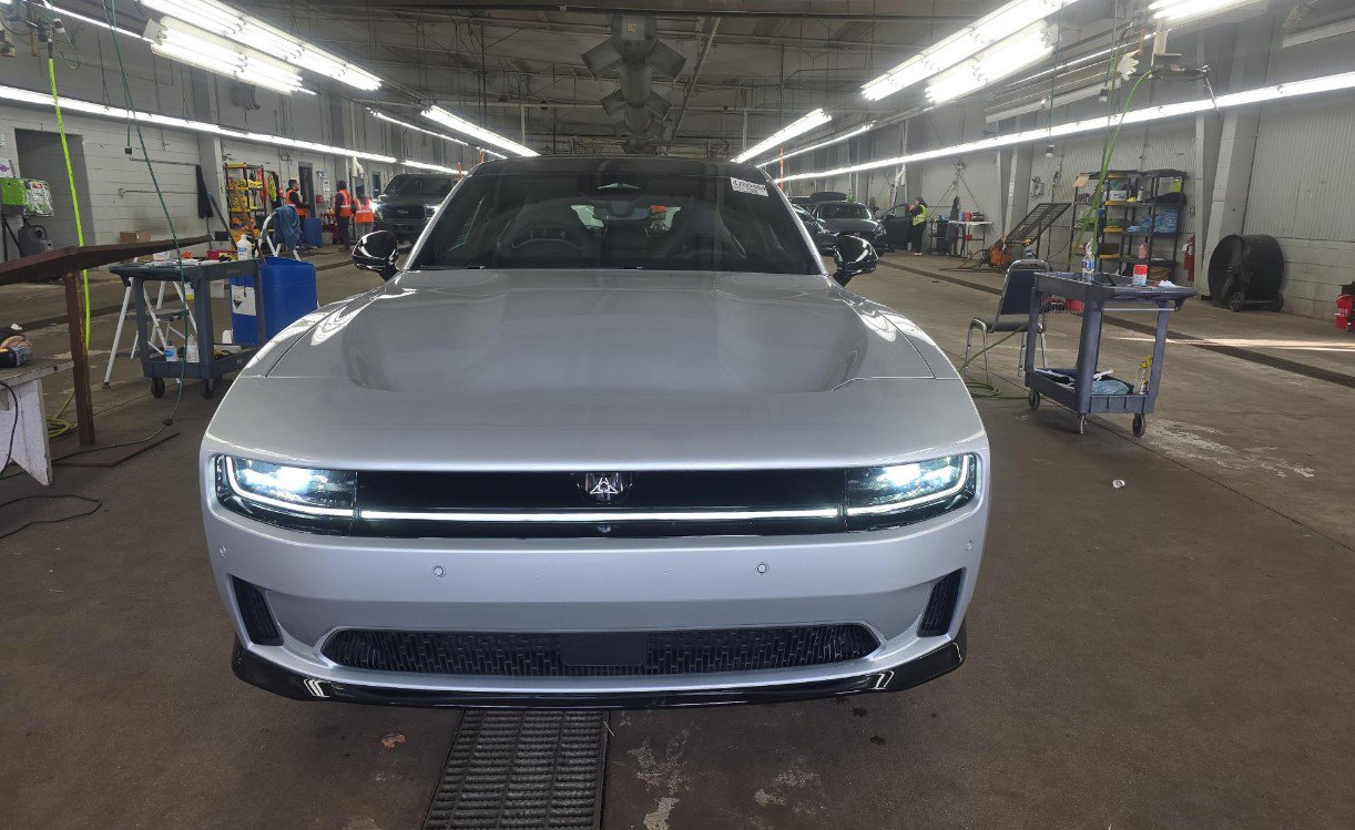 Used 2024 Dodge Charger Daytona Scat Pack w/ Plus Group AWD/4WD image 3