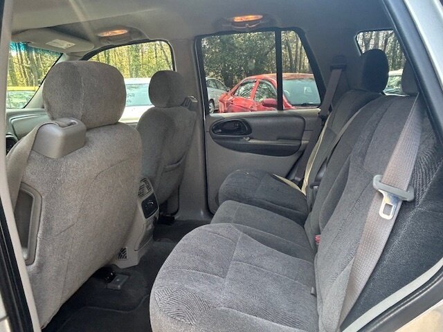Used 2004 Chevrolet TrailBlazer LS w/ LS Preferred Equipment Group RWD image 16