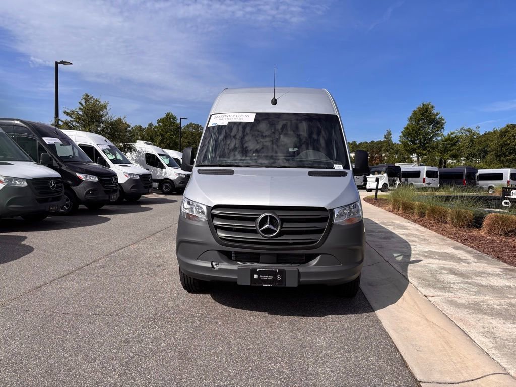 Used 2024 Mercedes-Benz Sprinter 2500 image 4