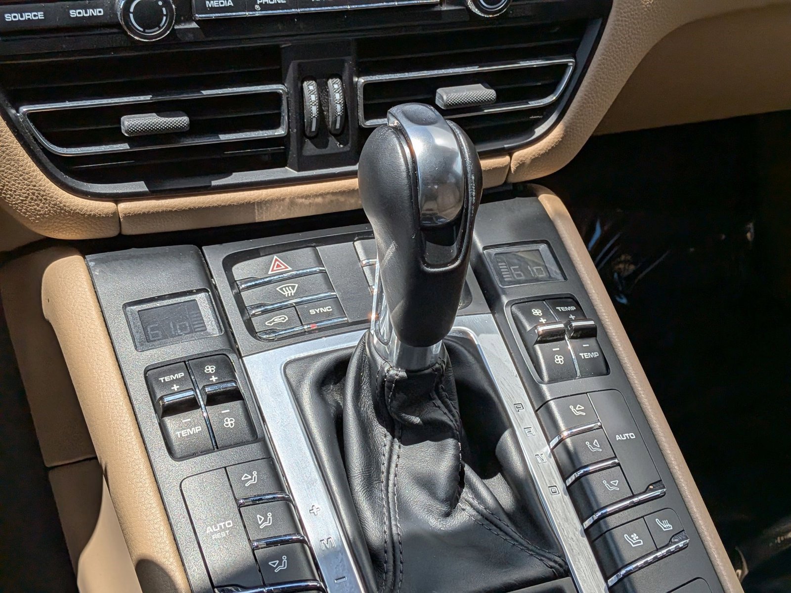 Used 2019 Porsche Macan AWD/4WD image 21